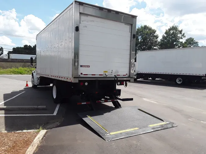 2018 FREIGHTLINER/MERCEDES M2 106