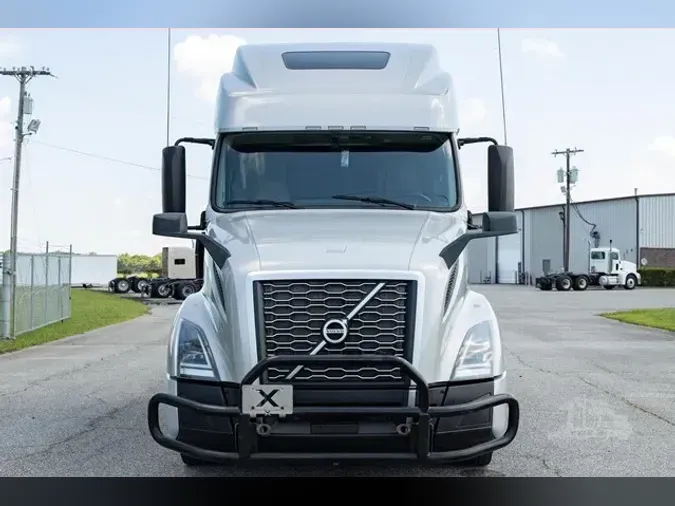 2022 VOLVO VNL64T860