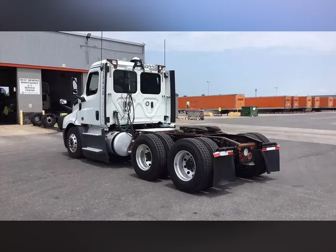 2019 Freightliner Cascadia 1265f2fb6ca3895590632d6f85e0d1ce034