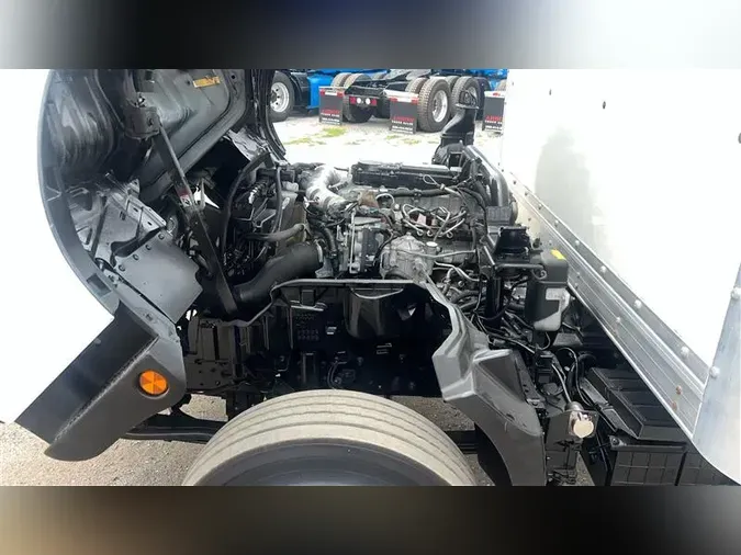 2019 HINO 195