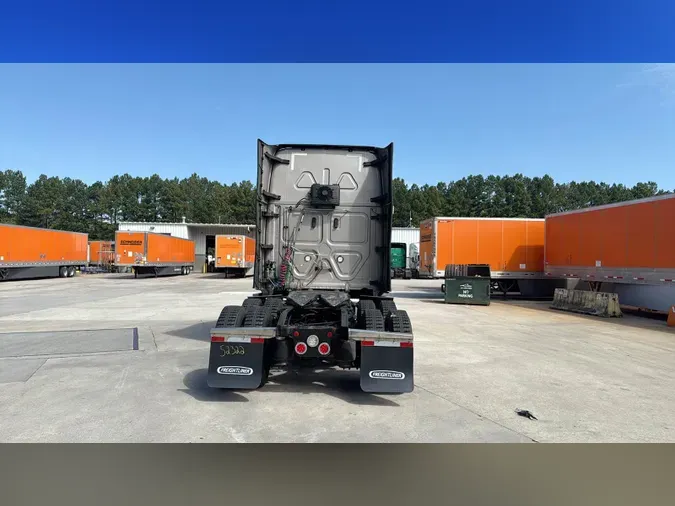 2022 Freightliner Cascadia 126