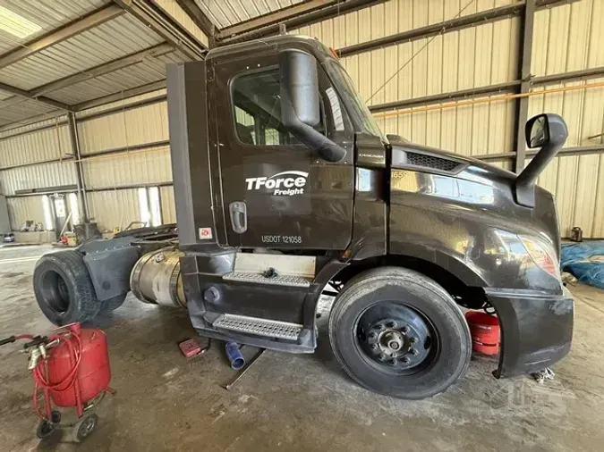 2020 FREIGHTLINER CASCADIA 116