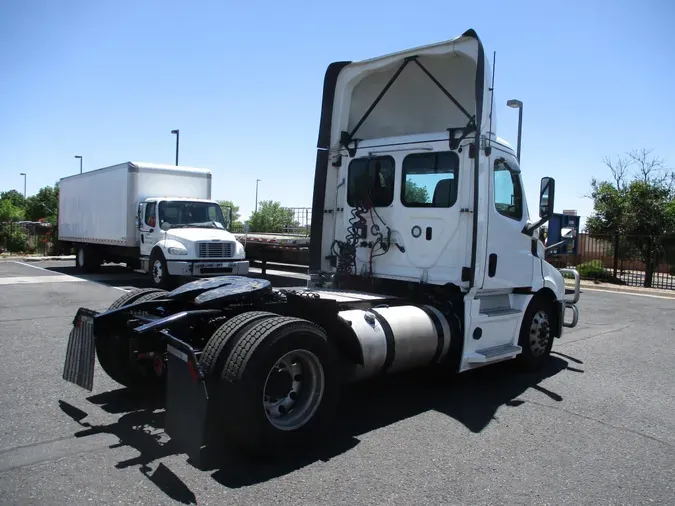 2020 FREIGHTLINER/MERCEDES NEW CASCADIA 116