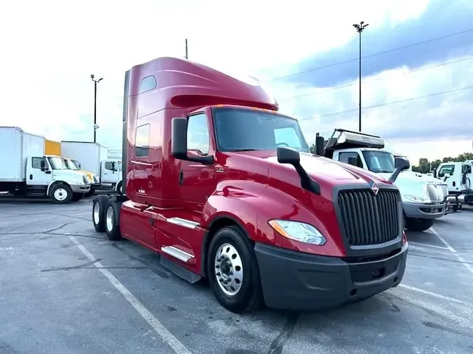 2022 International LT625