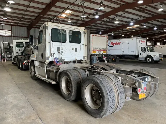 2015 FREIGHTLINER/MERCEDES CASCADIA 125