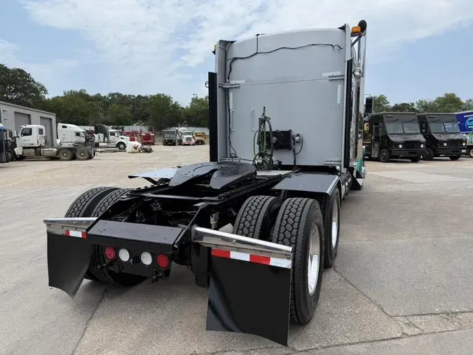 2020 Kenworth W900