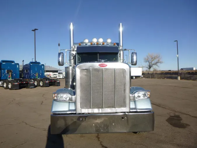 2022 Peterbilt 389