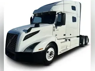 2022 Volvo VNL64T760