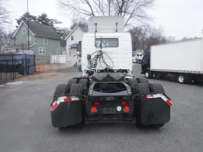 2019 VOLVO VNL