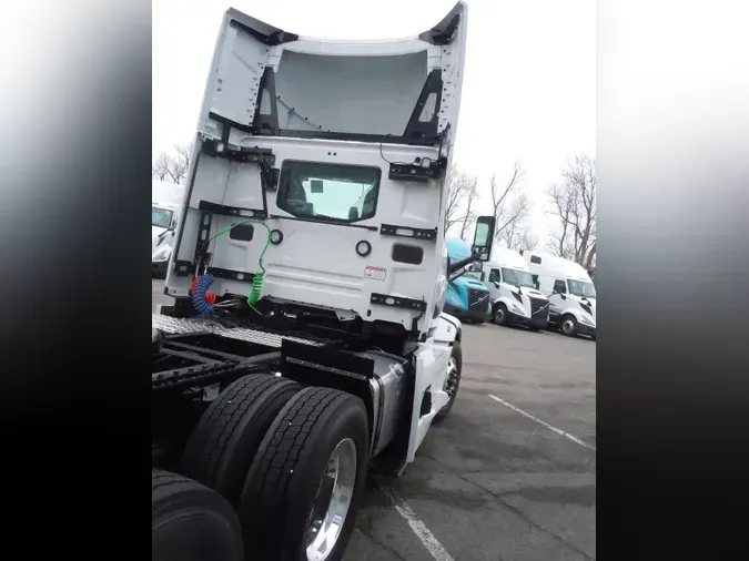 2026 MACK Pioneer Daycab5f40ede26fa1323c0b0101b0aebdd3e8