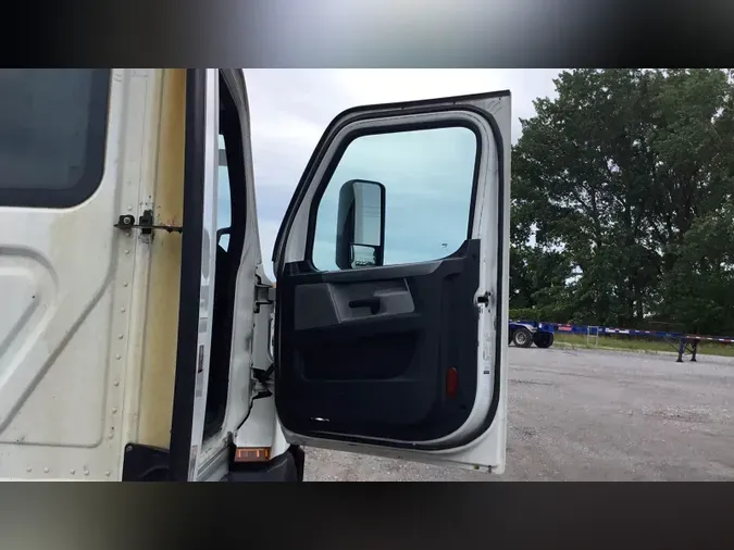 2020 Freightliner Cascadia 126
