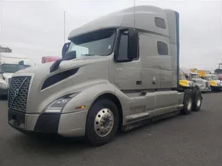 2019 VOLVO VNL760