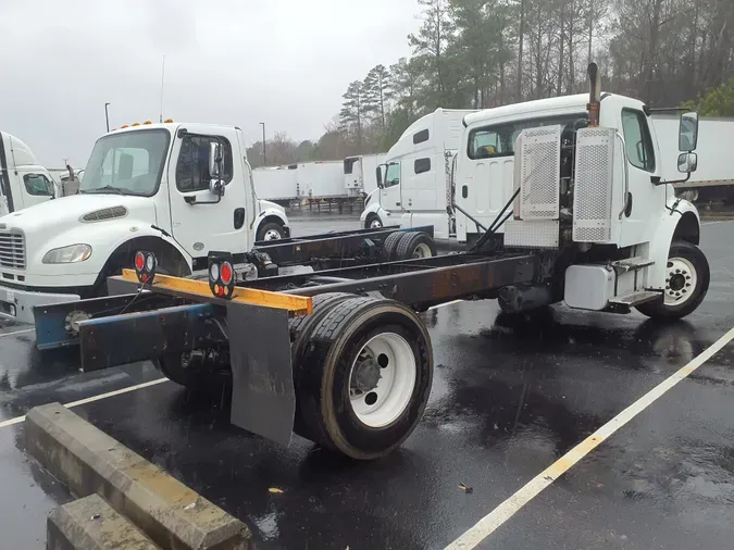 2014 FREIGHTLINER/MERCEDES M2 106