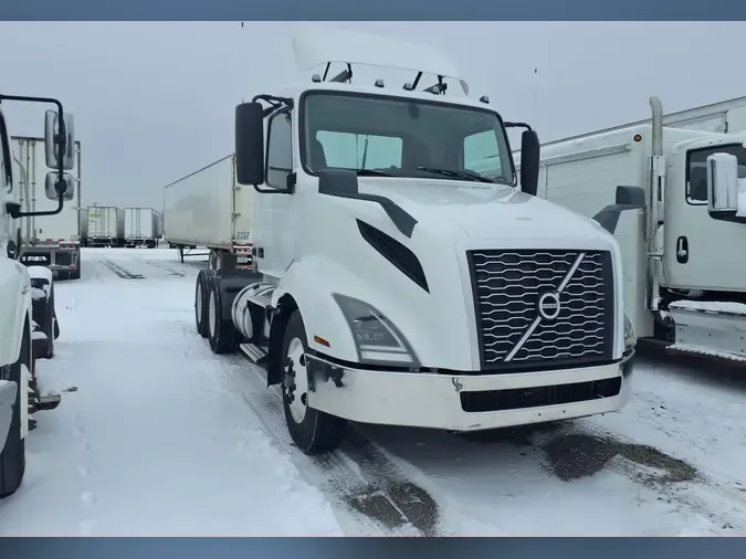 2019 VOLVO VNL64T-300