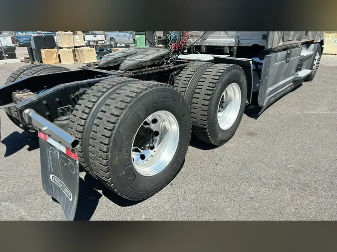 2021 Freightliner Cascadia 126