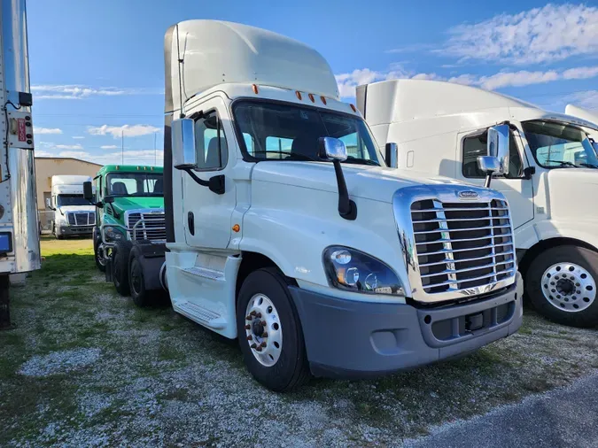 2020 FREIGHTLINER/MERCEDES CASCADIA 125