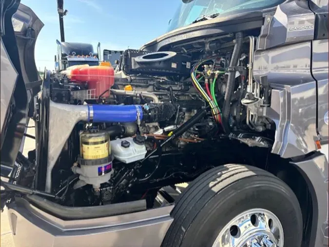 2023 Freightliner Cascadia 126