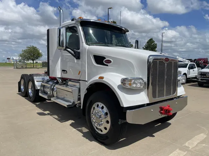 2022 Peterbilt 567