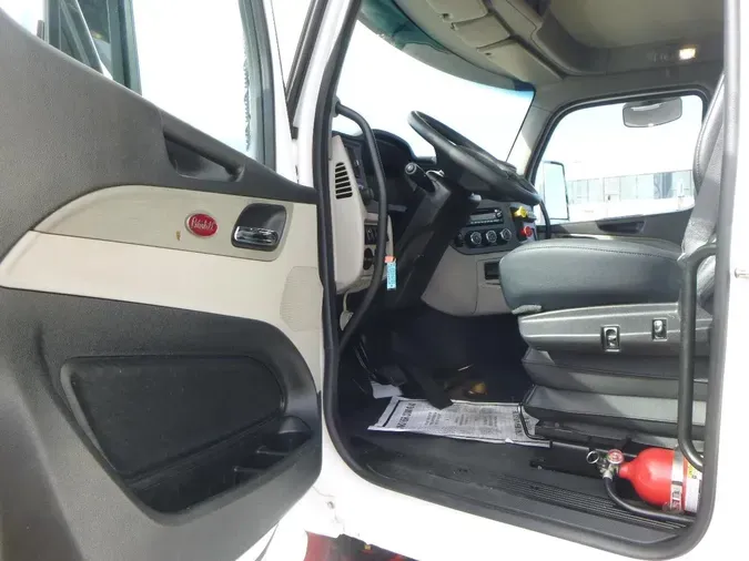 2023 Peterbilt 5675f52663f2bdd2c8abf46d0d9ef30ed62