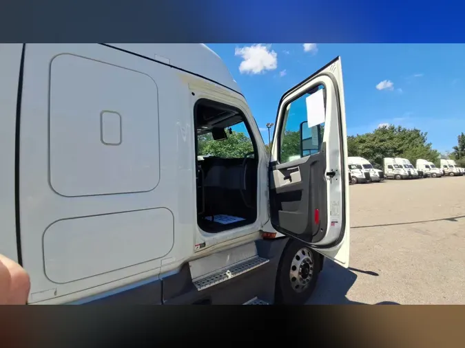 2021 Freightliner Cascadia 1265f52acc6bdf9cde9982df6099812fd49