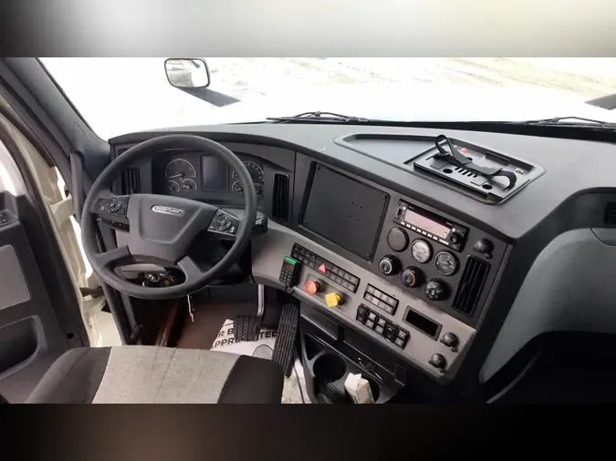 2021 Freightliner Cascadia 126