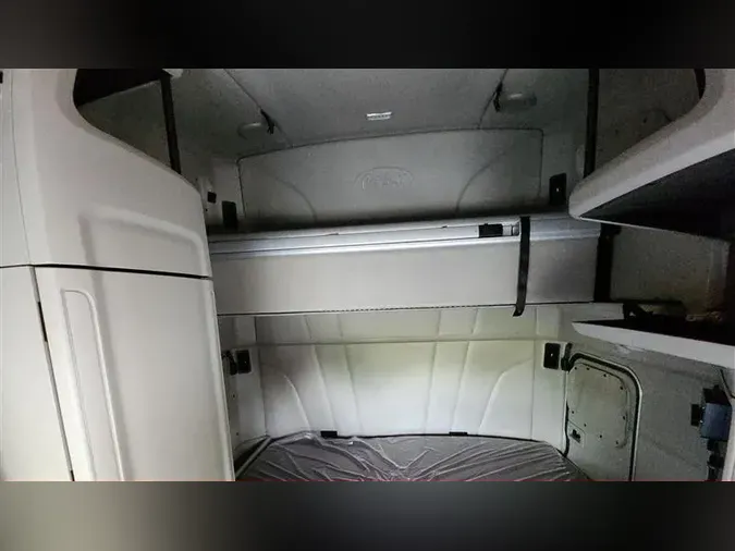 2021 PETERBILT 579