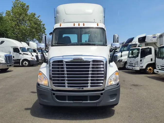 2020 FREIGHTLINER CASCADIA 125