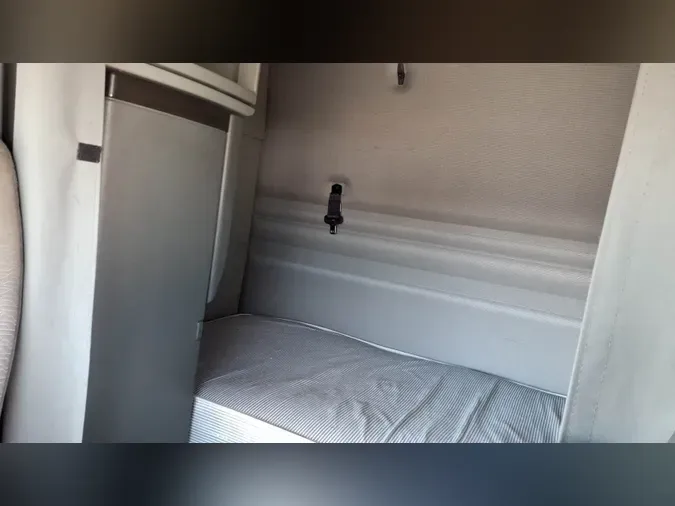 2020 Volvo VNR64T640