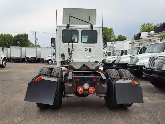 2020 FREIGHTLINER CASCADIA 113