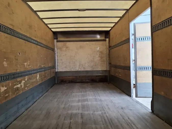 2019 FREIGHTLINER/MERCEDES M2 106