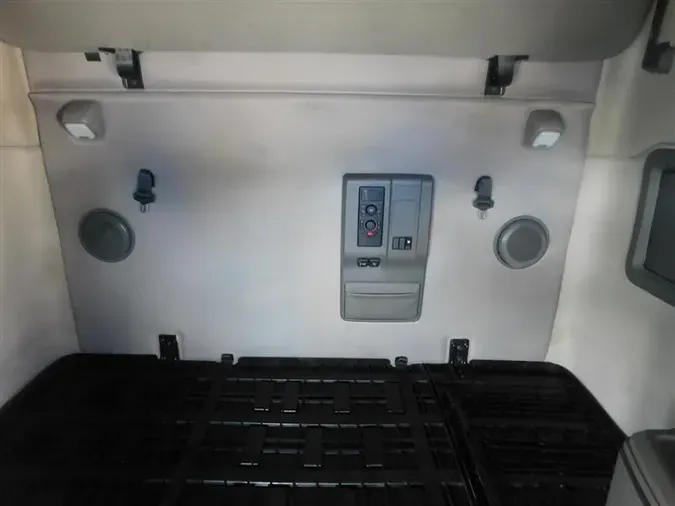2019 VOLVO VNL760
