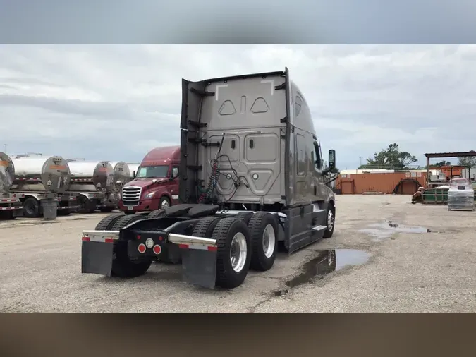 2023 Freightliner Cascadia