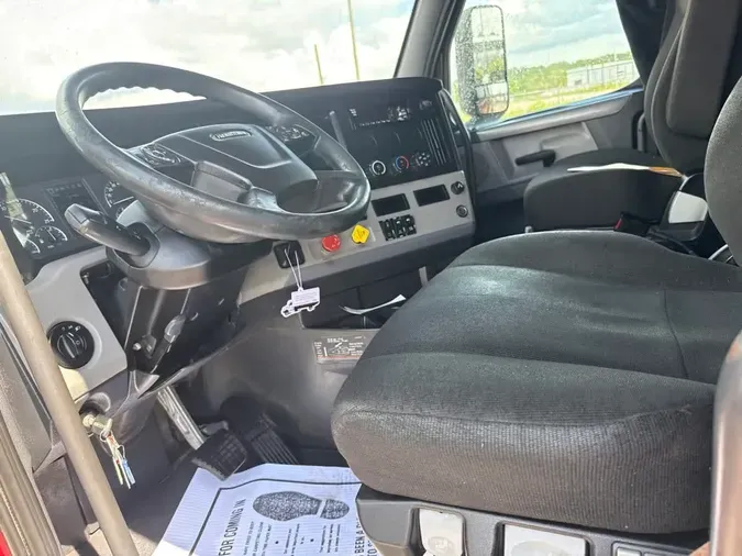 2020 FREIGHTLINER/MERCEDES NEW CASCADIA PX126645f78b2b8bf3717c0d80618d423a1aa08
