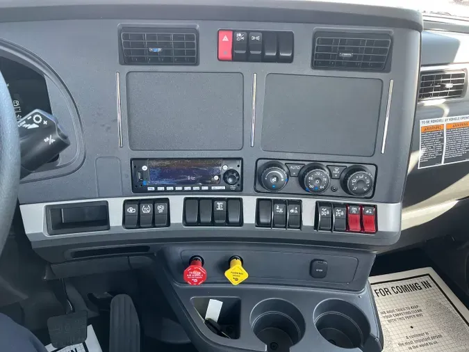 2026 Kenworth T8805f7a7400f0f2732d498b1caa908ab867