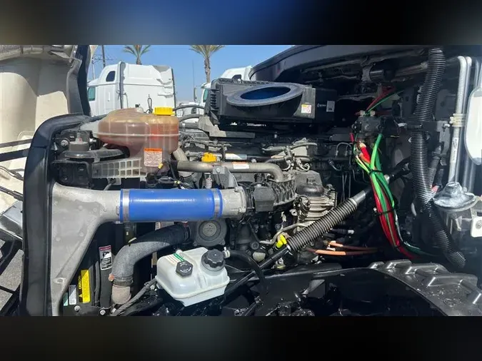 2021 FREIGHTLINER CA126