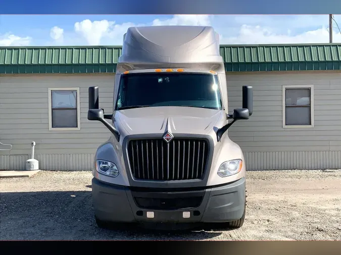 2022 INT LT625 6x4