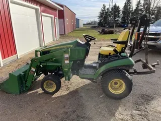 2013 John Deere 1025R