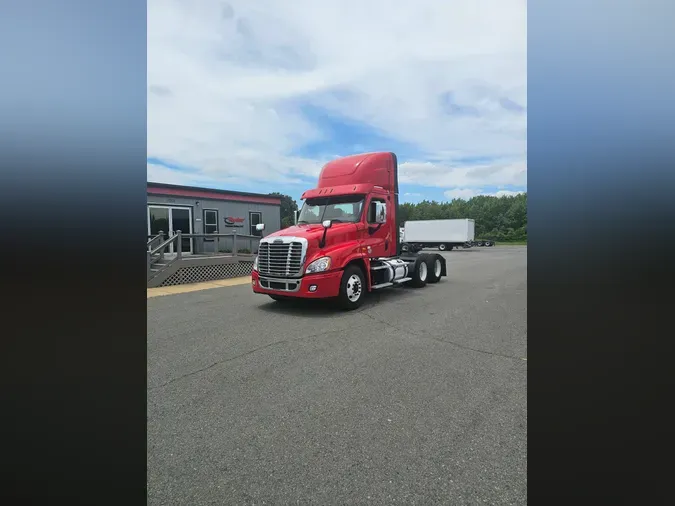 2018 FREIGHTLINER/MERCEDES CASCADIA 125