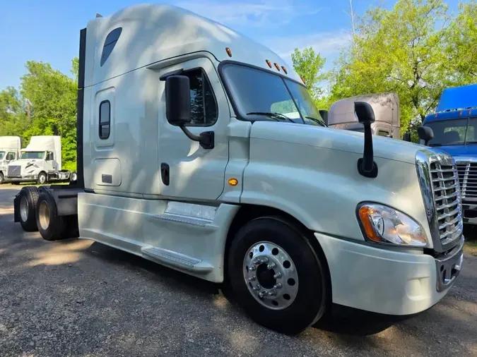 2020 FREIGHTLINER CASCADIA 125