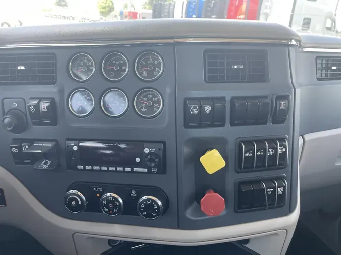 2022 Peterbilt 567