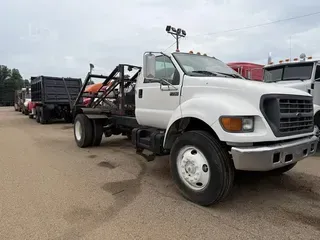 2000 FORD F750 SD