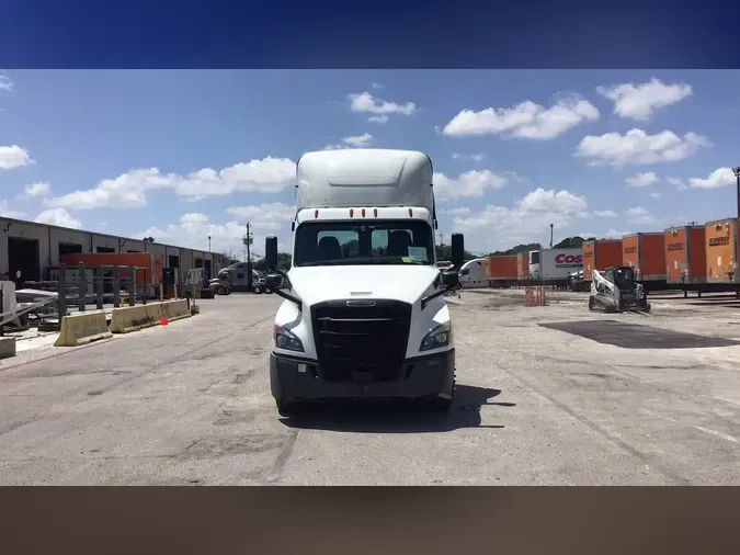 2019 Freightliner Cascadia 126