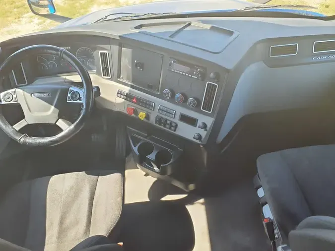 2023 FREIGHTLINER/MERCEDES NEW CASCADIA PX126645f8ea35e82c2c5ba0d34db430ac5fdfd