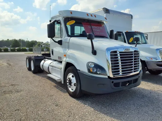 2019 FREIGHTLINER/MERCEDES CASCADIA 125