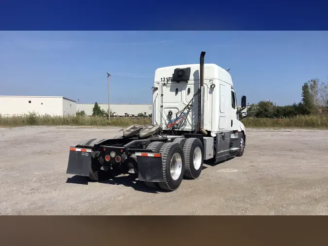 2021 Freightliner Cascadia 126