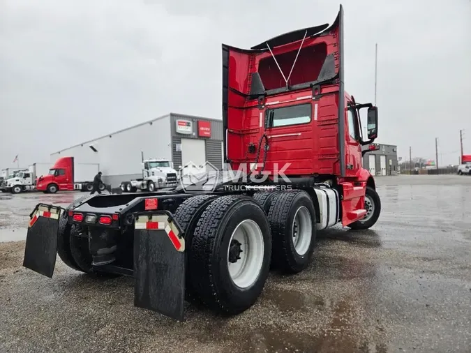 2020 VOLVO VNR64T300