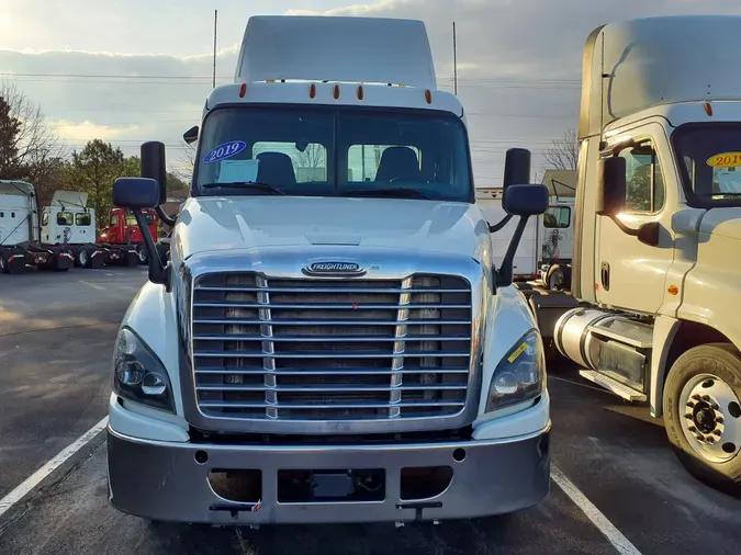 2019 FREIGHTLINER/MERCEDES CASCADIA 125