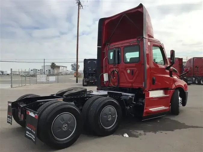 2021 FREIGHTLINER CA126