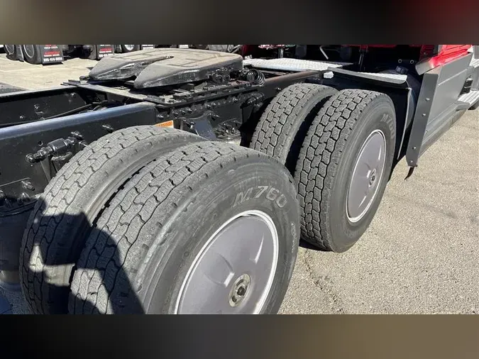 2022 FREIGHTLINER CA126