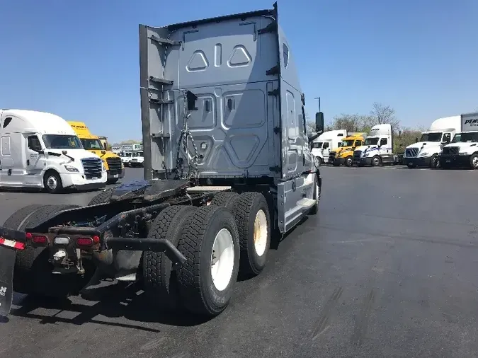 2019 Freightliner T12664ST